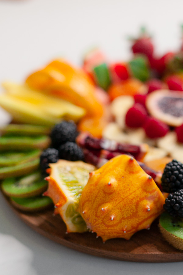 Kiwano melon and kiwi slices